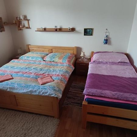 Privat Bea Apartment Podturen Екстериор снимка