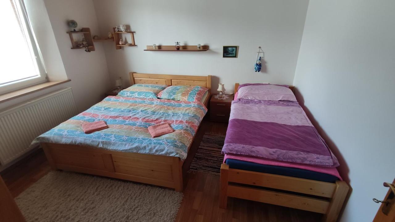 Privat Bea Apartment Podturen Екстериор снимка