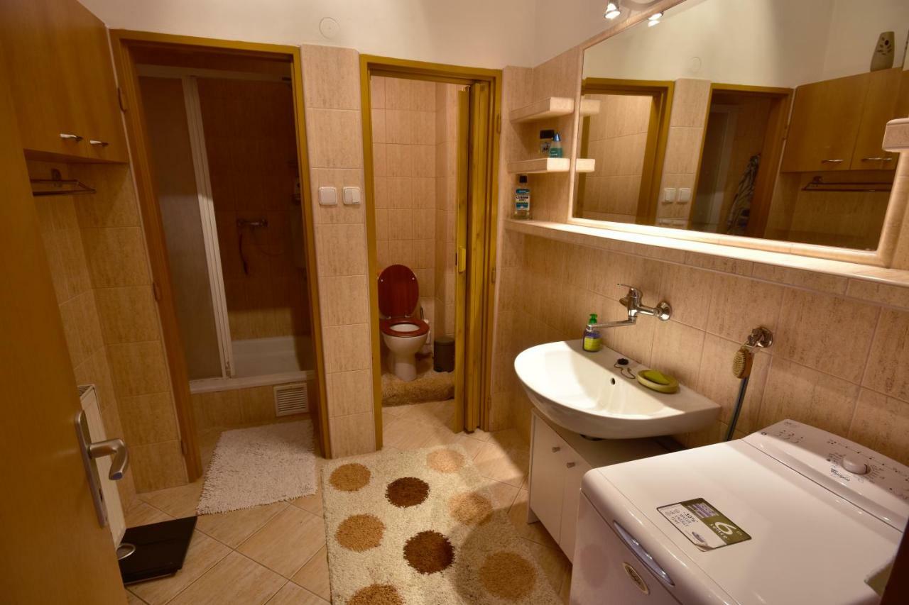 Privat Bea Apartment Podturen Екстериор снимка