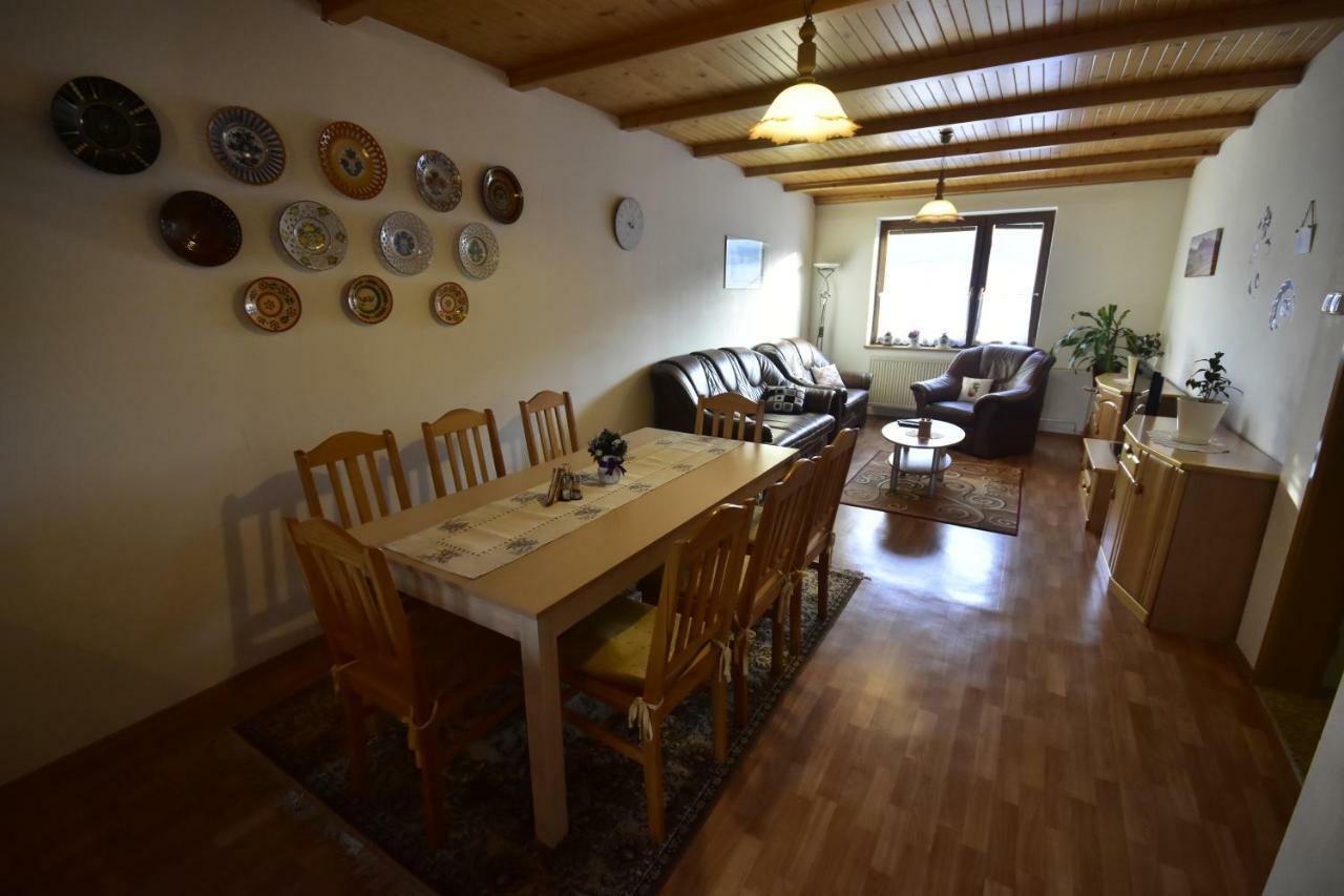 Privat Bea Apartment Podturen Екстериор снимка